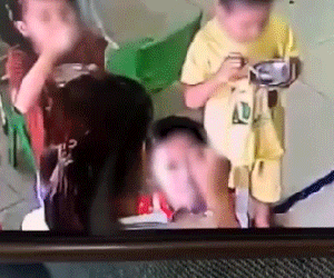 Trẻ nôn ra bát, cô giáo mầm non vẫn đút cháo liên tục: Đoạn clip gây bức xúc