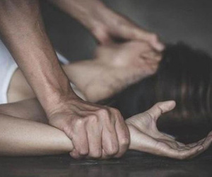 Chủ studio thuê người mẫu 17 tuổi chụp ảnh rồi hiếp dâm