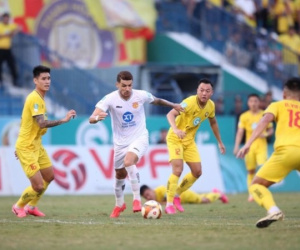 Rafaelson 'tịt ngòi', Nam Định vỡ mộng cú đúp vô địch