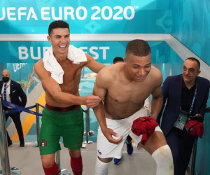 Trước thềm đại chiến, Mbappe dành lời 'có cánh' khen Cris Ronaldo