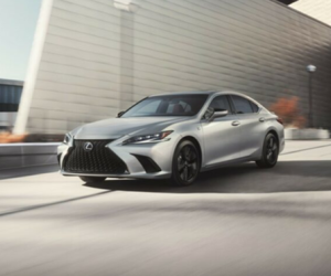 Lexus ES 2025 ra mắt phiên bản độc đáo Black Line Special Edition