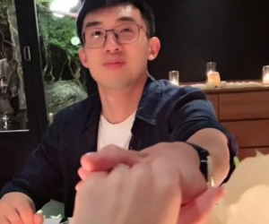 Chồng thiếu gia của Midu cưng vợ ra mặt khi hẹn hò, lần đầu để lộ nhẫn cưới
