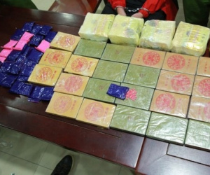 Phá đường dây ma túy xuyên quốc gia, thu giữ hàng chục bánh heroin