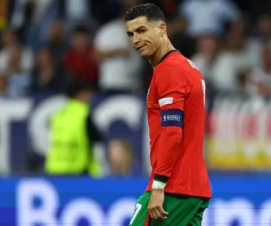 Vì sao Cristiano Ronaldo bị 'cấm' mở kênh YouTube hoặc tài khoản TikTok?