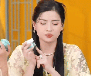 Cú sốc mới của Võ Hà Linh: 415k mắt xem cùng lúc, đang mắng vụ sai giá thì ngỡ ngàng về số chỉ sau 60 phút