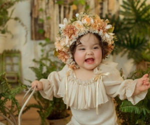 Từng mắc hội chứng lạ khi mới sinh, bé gái 1 tuổi ngày càng nổi tiếng trên MXH nhờ khuôn mặt đáng yêu như thiên thần