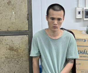Bắt khẩn cấp nam thanh niên lao vào nhà họ hàng, đâm 2 cháu bé thương vong