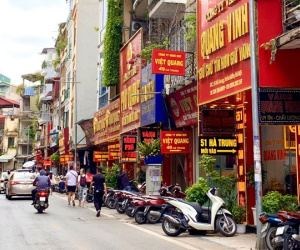 Giá vàng 'chợ đen' gần 80 triệu đồng/lượng mua vào, khách bị nghi ngờ
