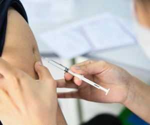 Người dân đổ xô đi tiêm vắc xin bạch hầu, Bộ Y tế khuyến cáo gì?