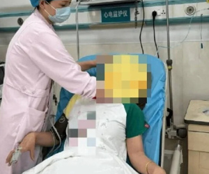 Mẹ lên cơn co giật, khó thở, liệt tứ chi trong lúc kèm con học tại nhà