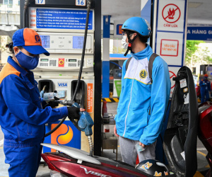 Vì sao xăng quay đầu giảm sau 4 lần tăng liên tiếp?