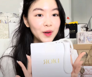 Lọ Lem nhà Quyền Linh ngày nào được dạy dỗ 'ngủ đất, nằm quạt' giờ sở hữu loạt đồ hiệu đắt đỏ: Quan điểm phụ huynh thế nào?
