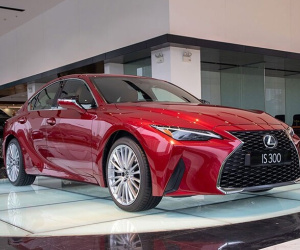 Sedan hạng sang Lexus IS bất ngờ bị 'khai tử' tại Việt Nam?