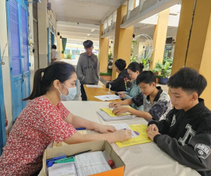 Tuyển sinh lớp 10: Trung tâm giáo dục thường xuyên cũng hết chỉ tiêu