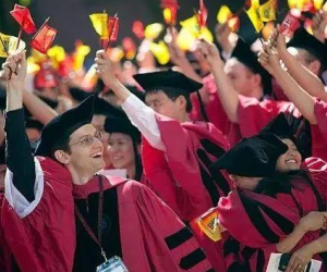 18 câu nói kinh điển của Đại học Harvard: Hôm nay đi bộ thì mai bạn sẽ phải chạy, ngay cả bây giờ đối thủ của bạn vẫn đang lật trang sách!