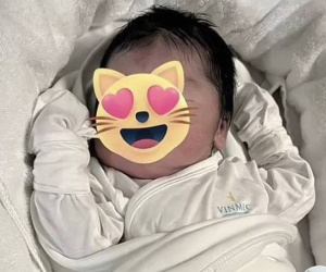 Chu Thanh Huyền đón con đầu lòng với Quang Hải: Người thân hé lộ tên thân mật, khen diện mạo em bé hết lời