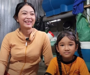 Vợ chồng nghèo Đồng Tháp nhặt bé gái sinh non bị vứt ở lùm cây về nuôi, 6 năm sau hưởng 'trái ngọt'