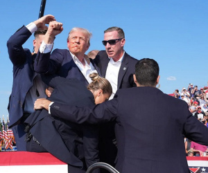 Hàng hóa in hình ông Trump ‘cháy hàng’ sau vụ nổ súng