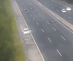 Camera toàn cảnh vụ ô tô lao vào làn khẩn cấp, gây tai nạn trên cao tốc Hà Nội - Hải Phòng