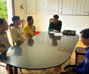 Sóng đánh chìm tàu cá, 5 ngư dân ôm can nhựa trôi dạt 1 ngày trên biển