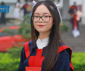 Nữ thủ khoa 'kép' toàn quốc thi tốt nghiệp và khối C00: 'Luôn ngủ sớm và không bao giờ ôn tủ'