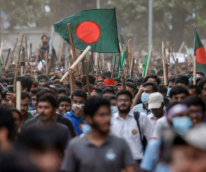 Người biểu tình đốt trụ sở đài truyền hình tại Bangladesh