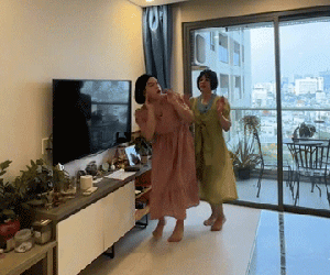 Long Chun, Tun Phạm mang chuyện cháy nhà chết người ra cười cợt, phản cảm nhất là hành động vứt bình cứu hỏa vào thùng rác