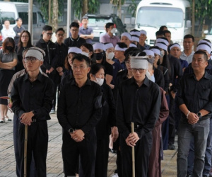 NSND Tự Long, Xuân Bắc và dàn nghệ sĩ tiễn đưa NSƯT Bùi Phương Nga