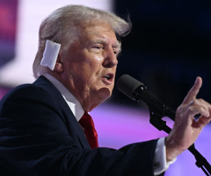 Ông Trump chính thức chấp nhận làm ứng viên Cộng hòa tranh cử Tổng thống, lập kỷ lục bài phát biểu nhận đề cử dài nhất lịch sử Mỹ