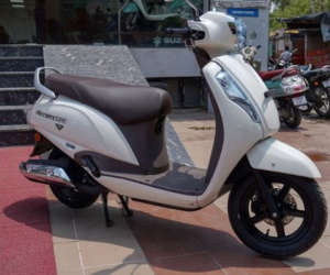 Chi tiết xe ga tuyệt đẹp, cực rẻ chỉ 25,5 triệu đồng, có phanh CBS, màn LCD, xịn không kém Air Blade, rẻ hơn Vision