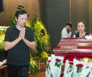 Lý do Nhà hát Kịch dùng hoa hồng tiễn đưa NSƯT Bùi Phương Nga