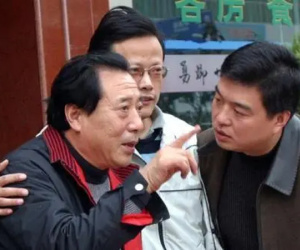 Nam sinh liều lĩnh nộp giấy trắng trong kỳ thi đại học, bỏ lỡ 15 năm cuộc đời vì 1 lý do: Trưởng thành trở thành tỷ phú bằng nỗ lực của chính mình