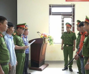 Đâm trọng thương người khác do giành mối bỏ nem chả