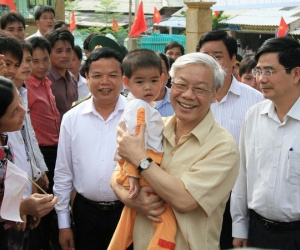 Xúc động hình ảnh Tổng Bí thư Nguyễn Phú Trọng với đồng bào, chiến sĩ cả nước