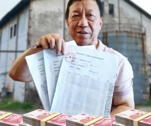 Nhận bồi thường sau 20 năm, giám đốc chia tiền tỷ cho toàn bộ công nhân ngày xưa đã cống hiến