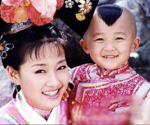 Sao nhí bất hạnh nhất Hoàn Châu Cách Cách 27 tuổi vẫn như đứa trẻ lên 10