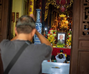 Người dân Hà Nội đến chùa cầu siêu, tưởng nhớ Tổng Bí thư Nguyễn Phú Trọng: 'Tôi cảm thấy như mất mát người thân'