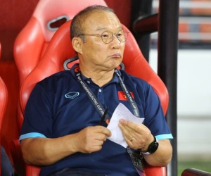 Malaysia bóng gió mời chào, HLV Park Hang-seo vẫn chưa chốt tương lai