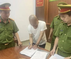 Người tự xưng ‘Thích Tâm Phúc’ bị xét xử về tội lừa đảo và làm giả giấy tờ