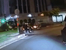 Sốc: Hai tên cướp kéo lê người đàn ông hàng trăm mét ở TP HCM