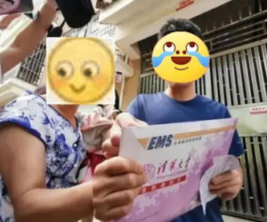 Mẹ khoe con đỗ đại học trên mạng xã hội nhưng không được chúc mừng, đọc bình luận chỉ thấy bẽ bàng