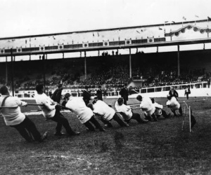 Bắn chim, kéo co và những môn thi độc lạ từng xuất hiện trong lịch sử Olympic