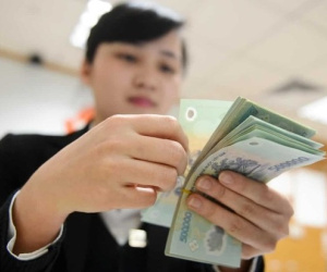 Ngân hàng cho vay món tiền nhỏ dễ dàng hơn, 'tín dụng đen' sắp hết đất sống?