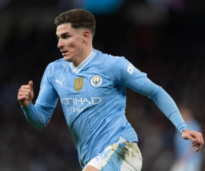 Man City chốt giá bán Julian Alvarez