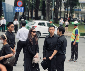 Nhiều nghệ sĩ lặng lẽ trong dòng người đến viếng, bày tỏ tiếc thương trước giờ phút tiễn biệt Tổng Bí thư Nguyễn Phú Trọng
