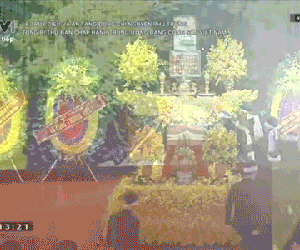 Phu nhân Ngô Thị Mận khóc nghẹn bên linh cữu Tổng Bí thư Nguyễn Phú Trọng trước lễ di quan