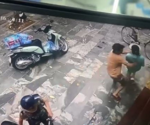 Người phụ nữ bị chồng cũ dùng hung khí đâm liên tiếp ở Vĩnh Phúc