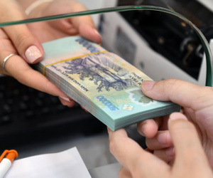 Vay tiêu dùng đã dễ hơn nhưng người vay cần chú ý điều gì?