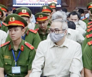 Dòng chữ đặc biệt trên phong bì đựng tiền chung chi cho cựu Cục trưởng Đăng kiểm