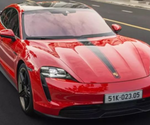 Porsche Taycan của vợ chồng Đoàn Di Băng rao bán được giá 4 tỷ đồng